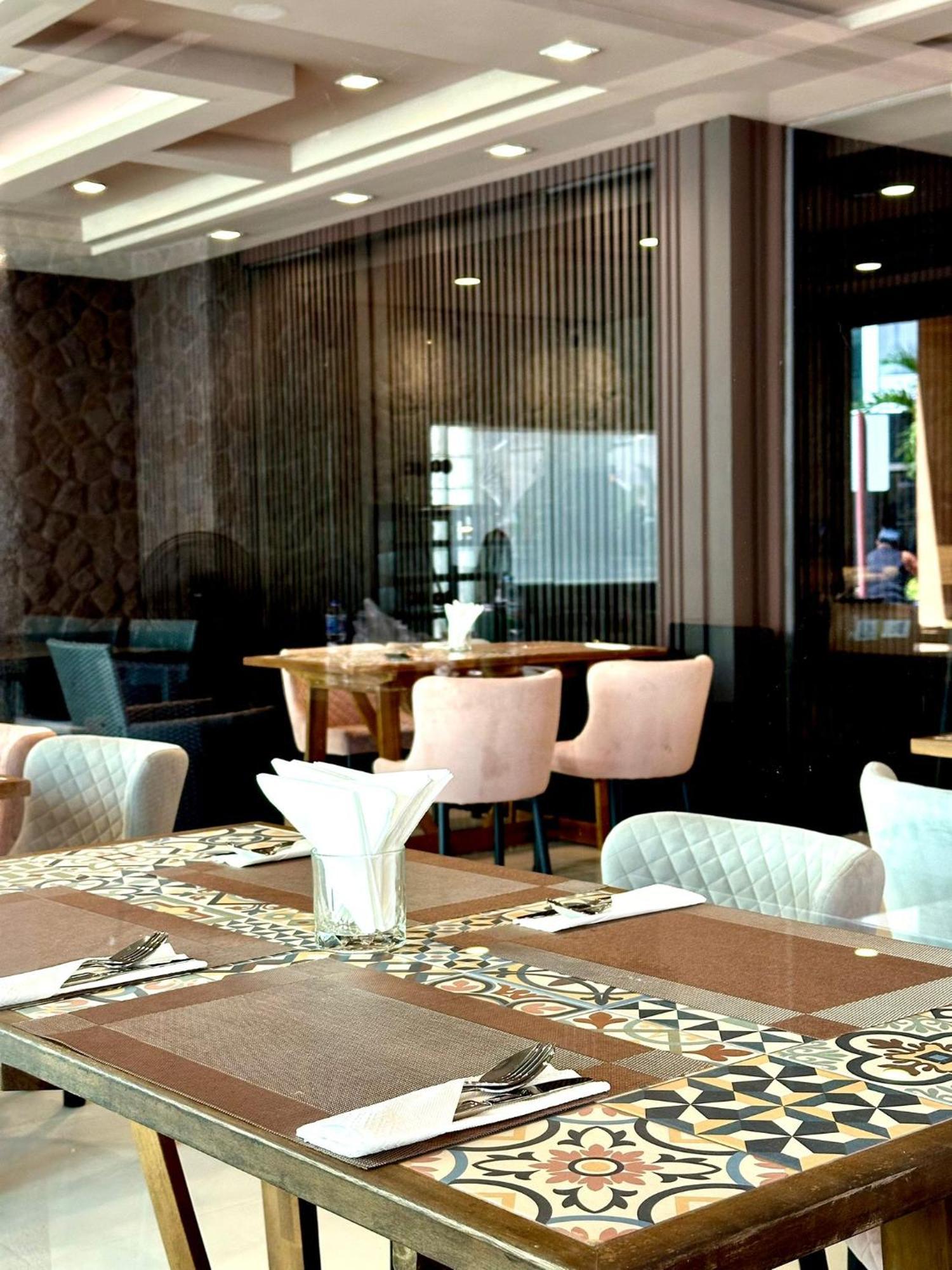 Grand Orlov Apart Hotel Patong 外观 照片